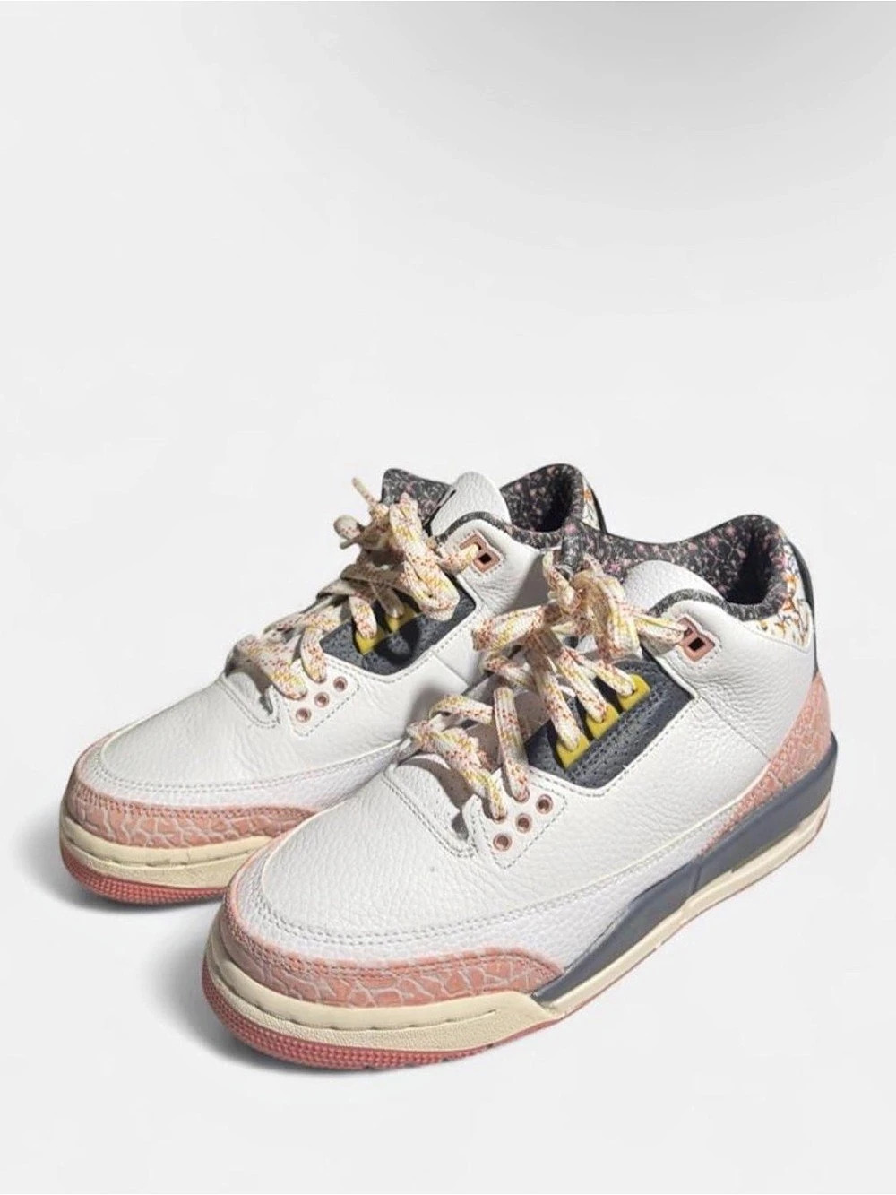 Jordan Air Jordan 3 Retro GS 'Vintage Floral' Sneakers White & Pink US 6.5Y